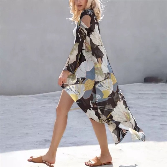 5⭐️Fave Chocolate Foral kimono Duster - Picture 2 of 5